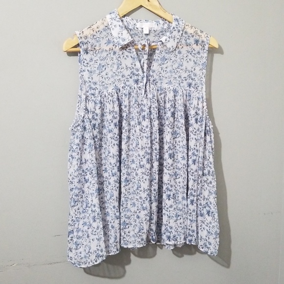 LC Lauren Conrad Tops - LC Lauren Conrad Sleeveless Pleated Top